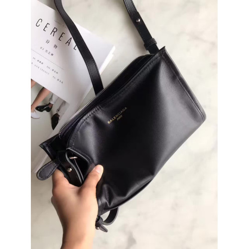 Ba*len*cia*ga-bazar-shoulder-bag-replica-bag-black