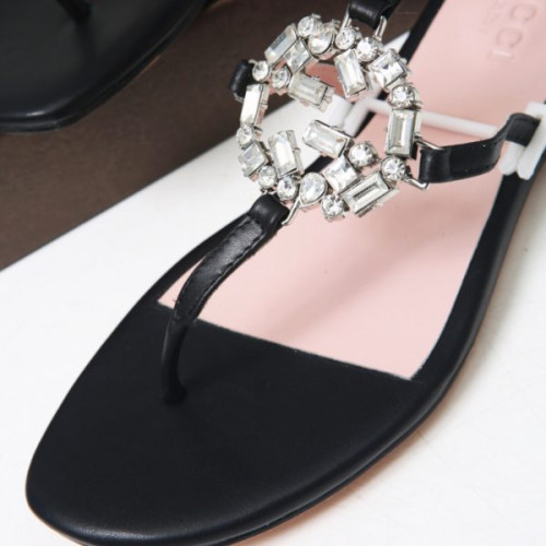 G*u*i-sandal-42