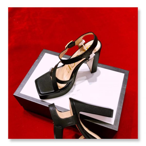 G*u*i-sandals-46