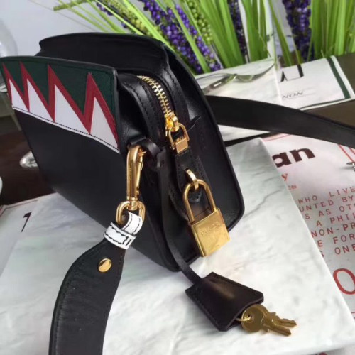 Pra*a-bag-105