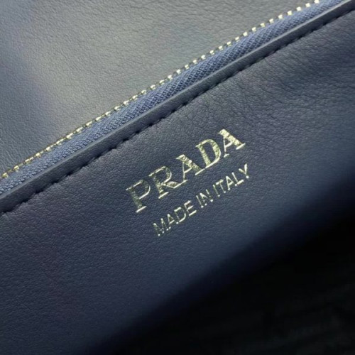 Pra*a-bag-2